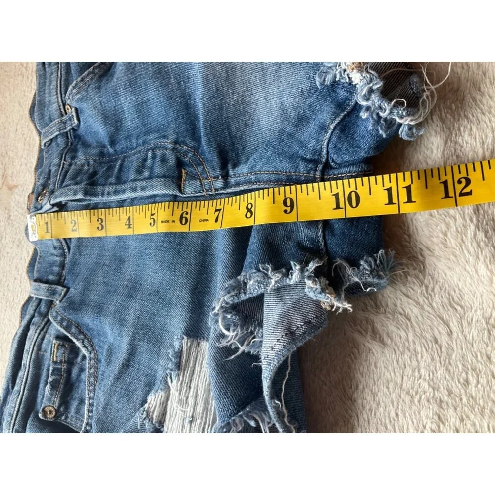 7 For all Mankind Women Sz.27 Denim Jean Shorts Hot pants Button fly  Distressed - Picture 8 of 11